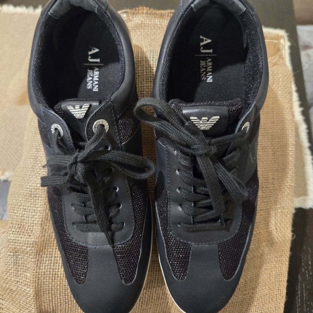 Armani Jeans unisex casual shoe! Size 8